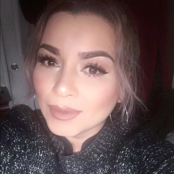 Meet your Posher, Flor - Picture 1 of 1